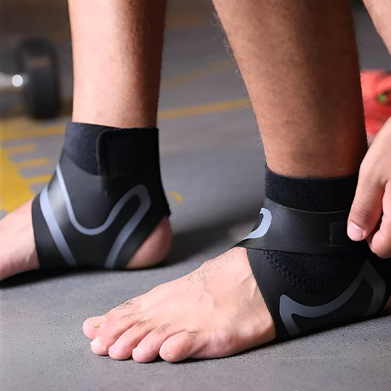 Attelle de cheville anti-torsion pour prévention des entorses