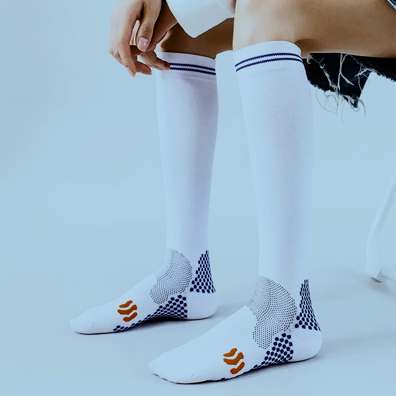 Bas-de-contention-femme-Blanc-confort-des-jambes-lors-des-activité-et-du-travail