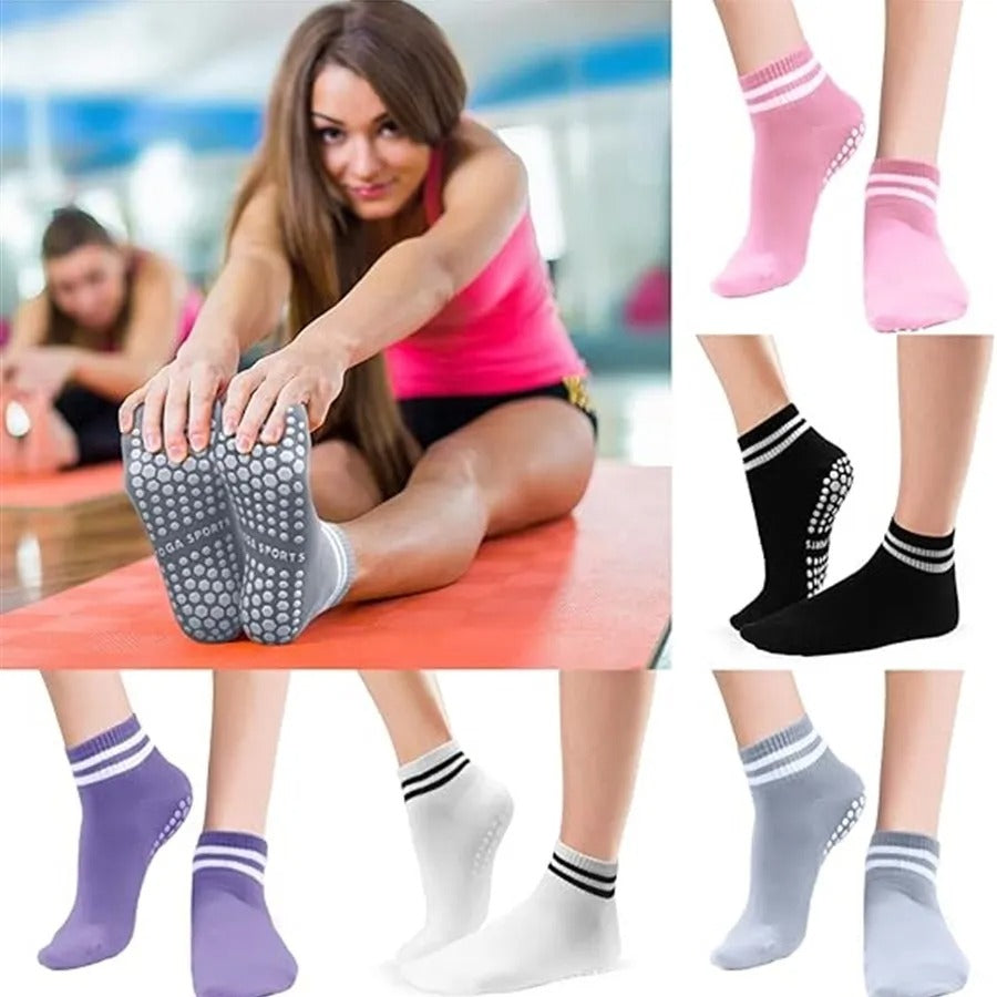 Chaussettes-yoga-femme-pratique-en-salle