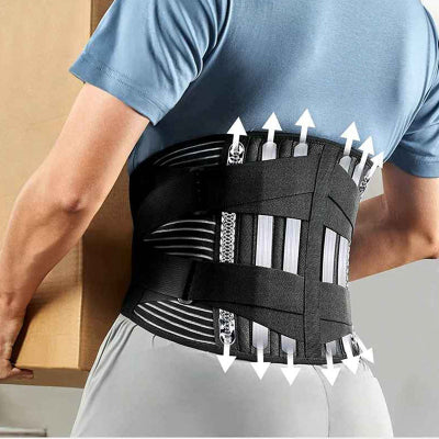 ceinture lombaire sur homme portant du carton